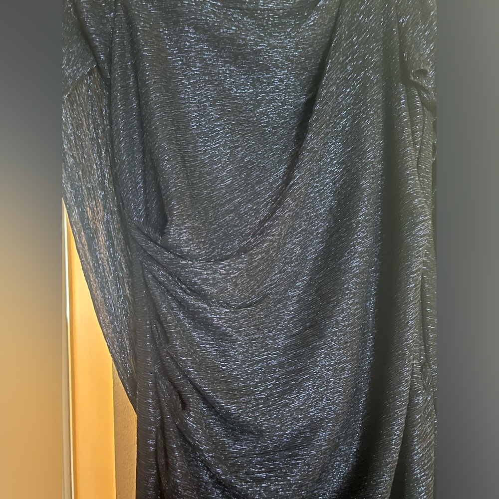 Elegant Navy blue long dress from Macy’s. Worn just once and size 16 Women.
